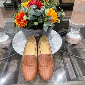 Elegant Brown Women's Loafers Size 7.5